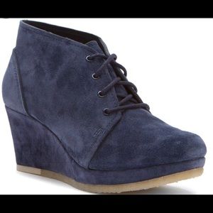 Clark’s Blue Vogue Suede Shoes